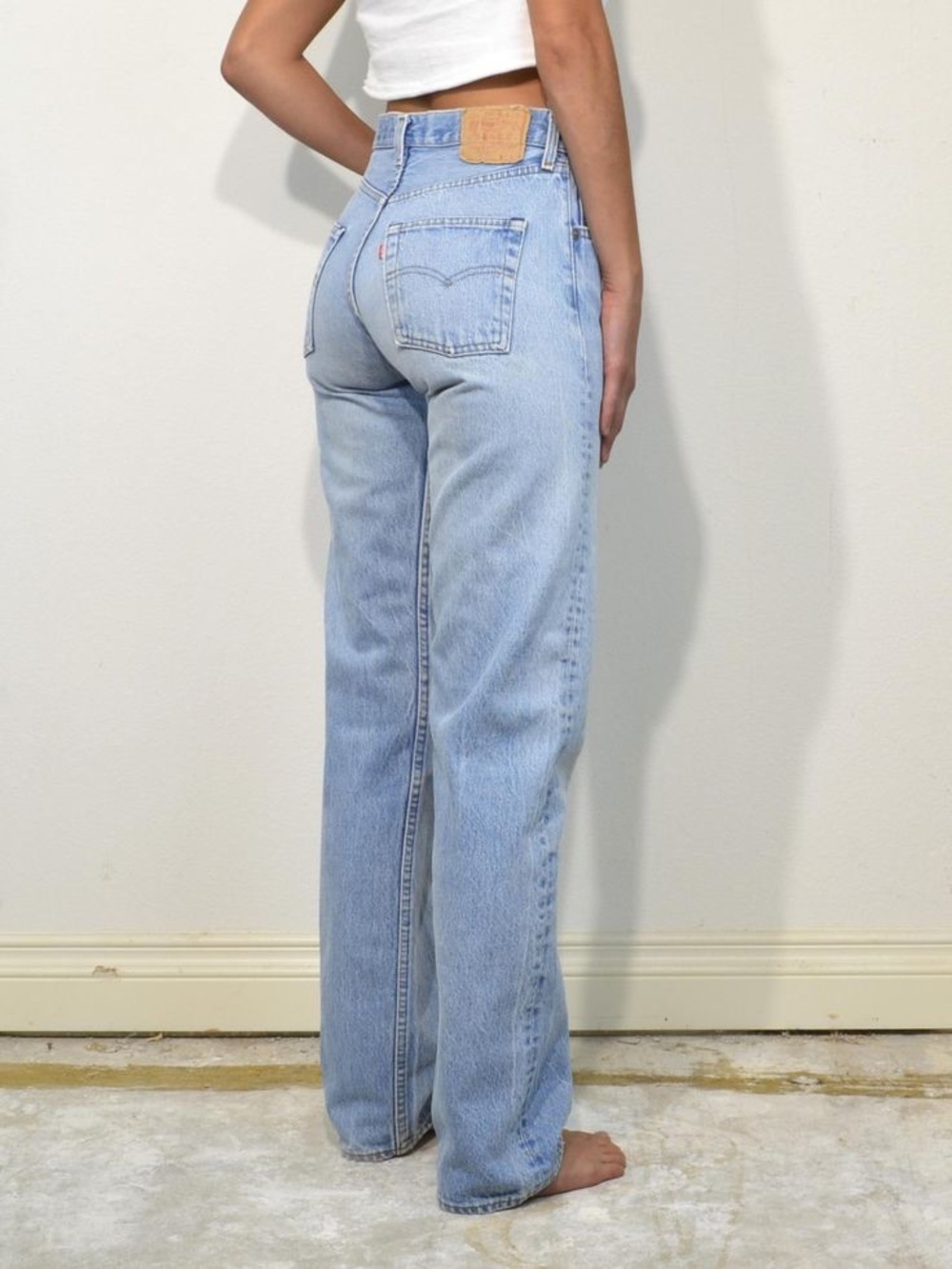 Vintage Levi’s 501 Jeans Faded Light Blue Perfect Jeans size 27 For Women